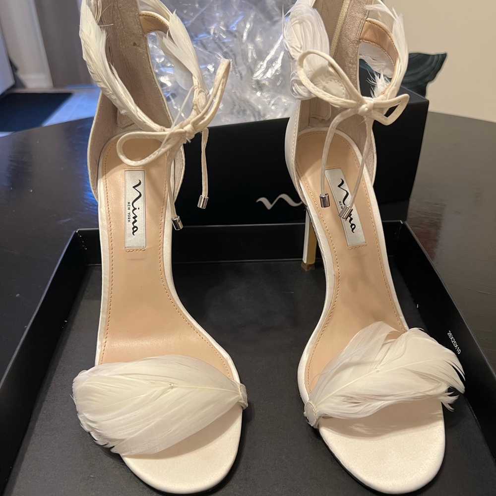 Ivory Dianne shoe in the Nina Brand.